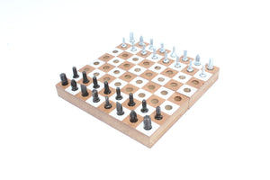 SchachBitBox - Magnetisch, hochwertig, durchdacht 32tlg. Profi Bit Set: Werkzeug-Schach aus deutscher Manufaktur Schrauberbit-Set Schraubendreher Bits Handwerker Geschenkidee