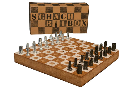 SchachBitBox - Magnetisch, hochwertig, durchdacht 32tlg. Profi Bit Set: Werkzeug-Schach aus deutscher Manufaktur Schrauberbit-Set Schraubendreher Bits Handwerker Geschenkidee